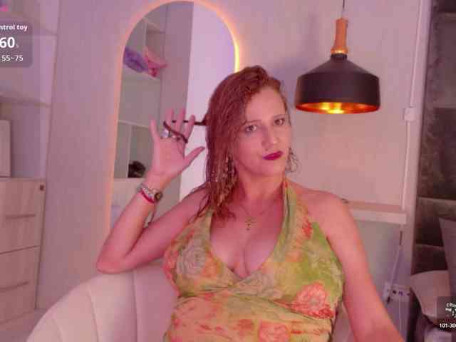 Adriana-gold webcam