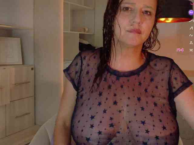 Adriana-gold webcam