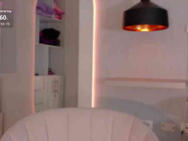 Adriana-gold webcam