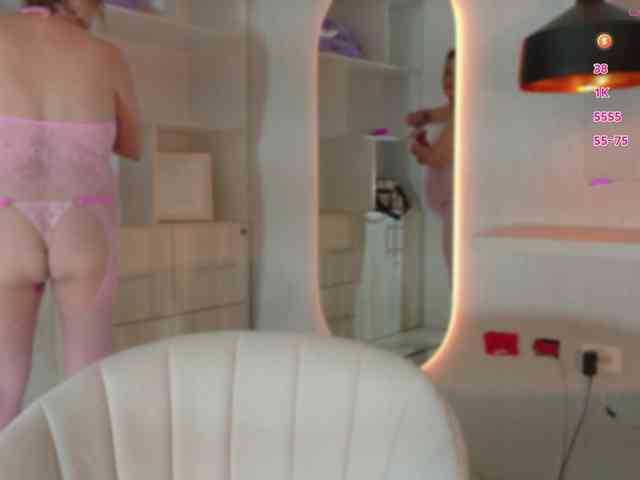Adriana-gold webcam