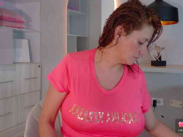Adriana-gold webcam