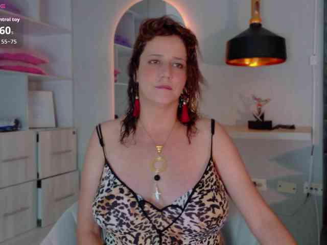 Adriana-gold webcam