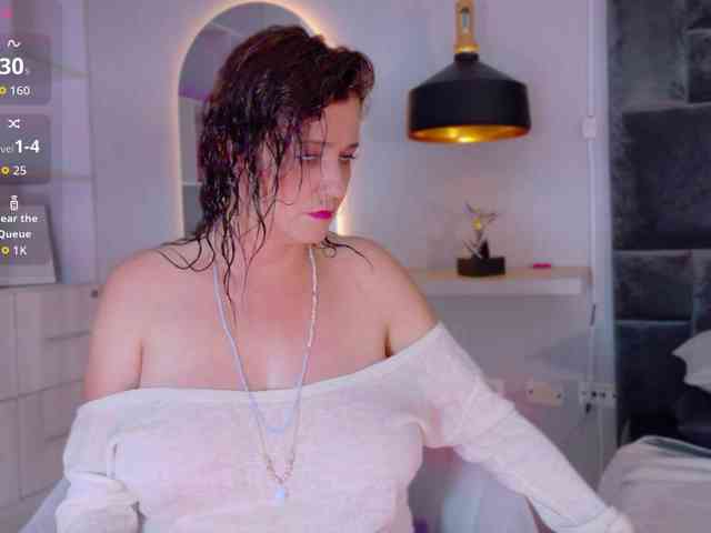 Adriana-gold webcam