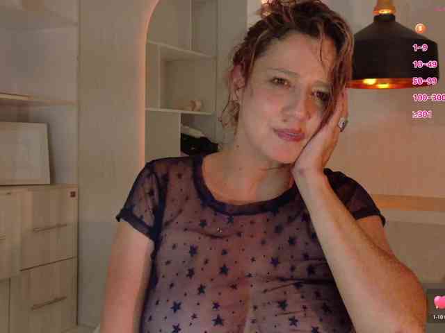 Adriana-gold webcam
