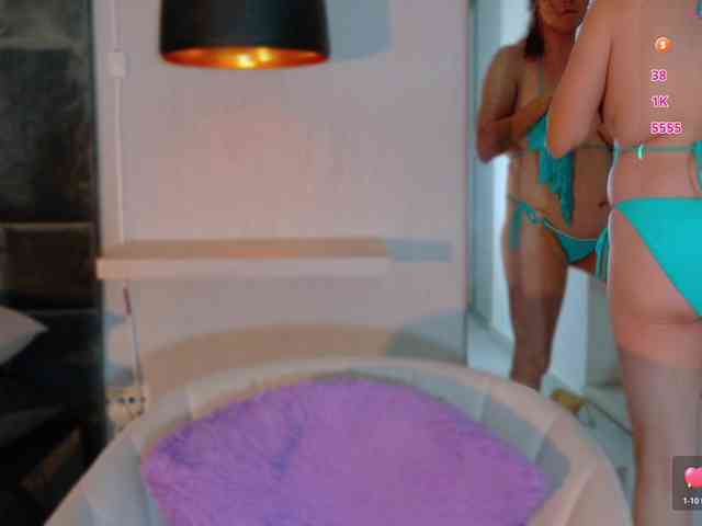 Adriana-gold webcam