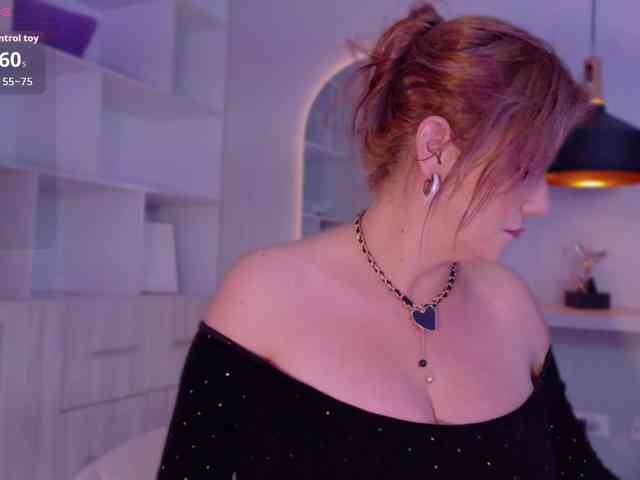 Adriana-gold webcam