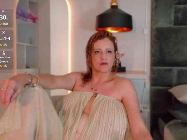 Adriana-gold webcam