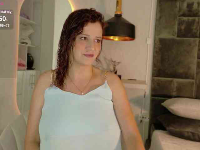 Adriana-gold webcam