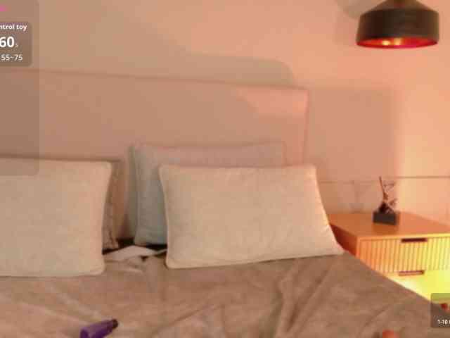 Adriana-gold webcam