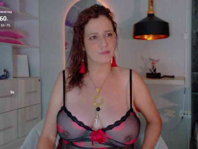Adriana-gold webcam