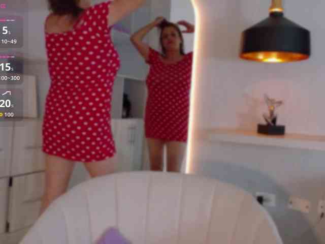 Adriana-gold webcam