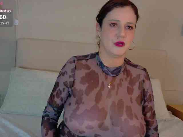 Adriana-gold webcam