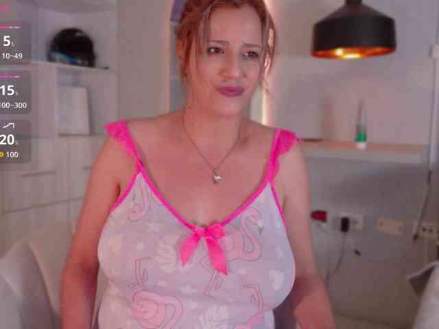 Adriana-gold webcam