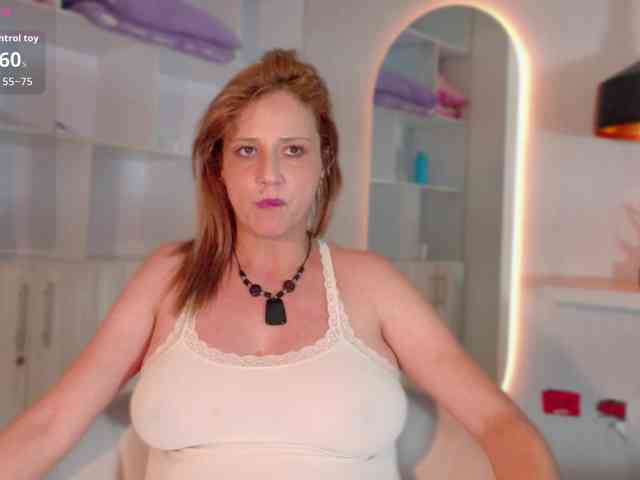 Adriana-gold webcam