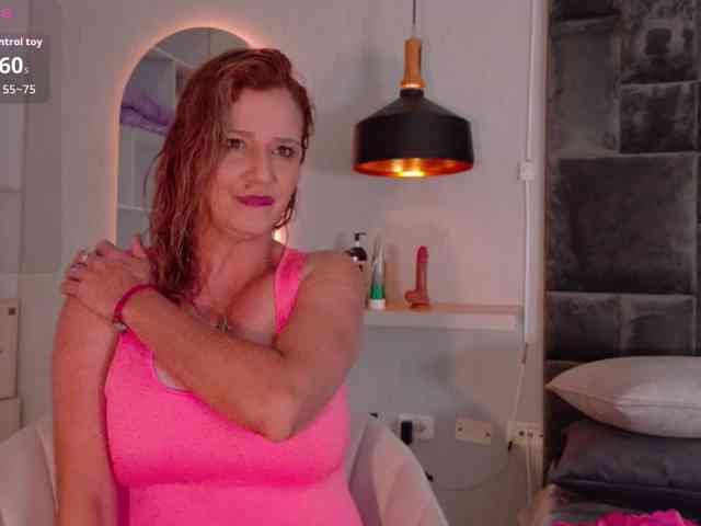 Adriana-gold webcam