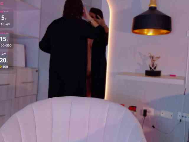 Adriana-gold webcam