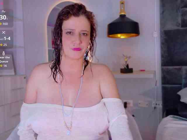 Adriana-gold Live Webcam on BongaCams
