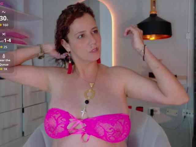 Adriana-gold webcam