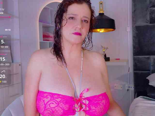 Adriana-gold webcam