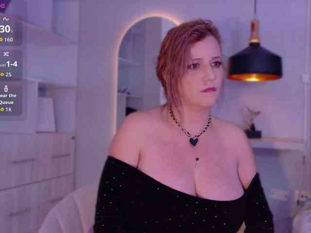 Adriana-gold webcam