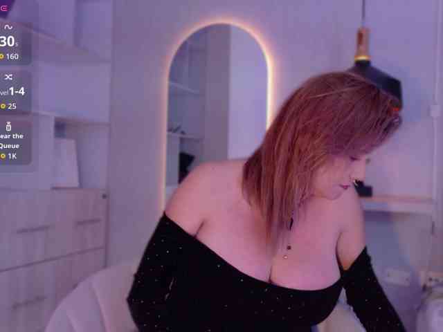 Adriana-gold webcam