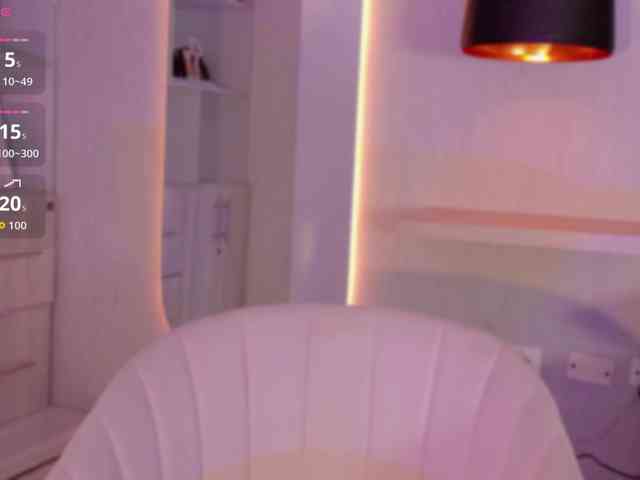 Adriana-gold webcam