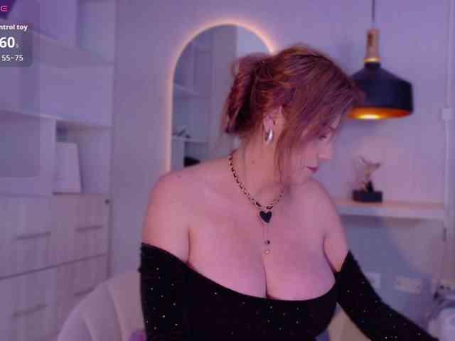 Adriana-gold webcam