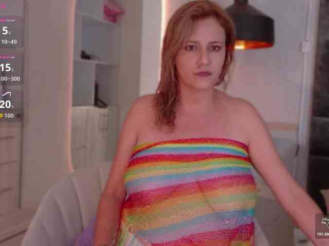 Adriana-gold webcam