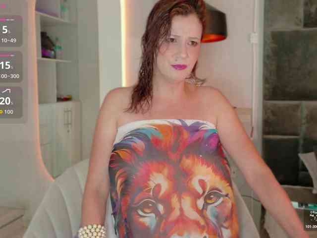 Adriana-gold webcam