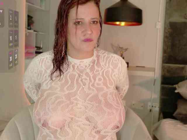 Adriana-gold webcam