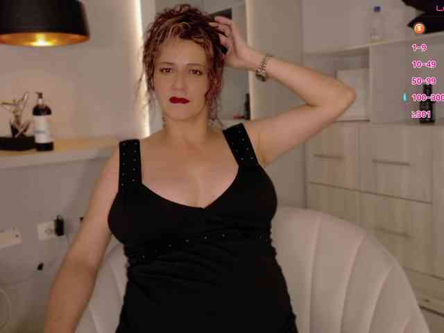 Adriana-gold webcam