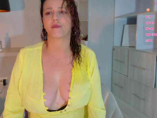 Adriana-gold