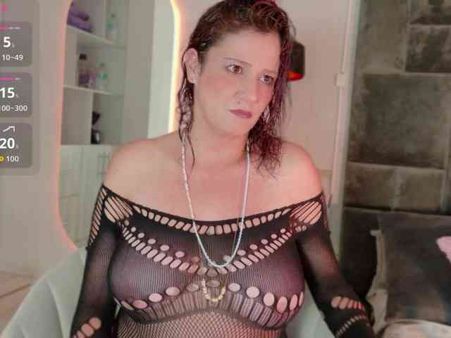 Adriana-gold webcam
