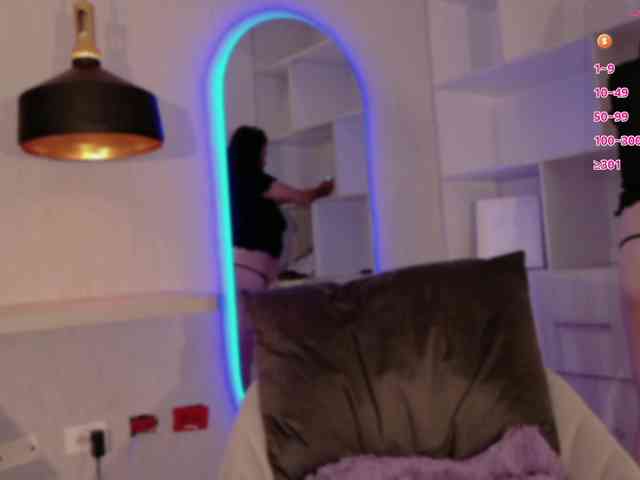 Adriana-gold webcam