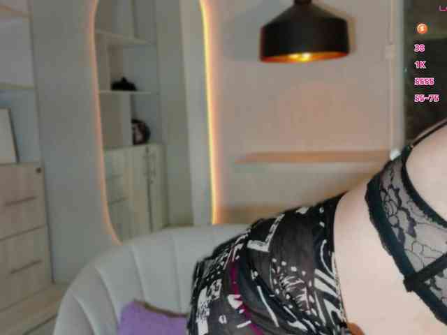Adriana-gold webcam