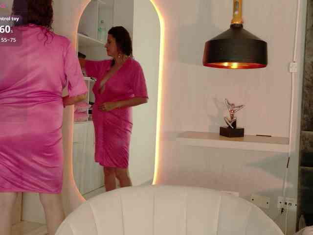 Adriana-gold webcam