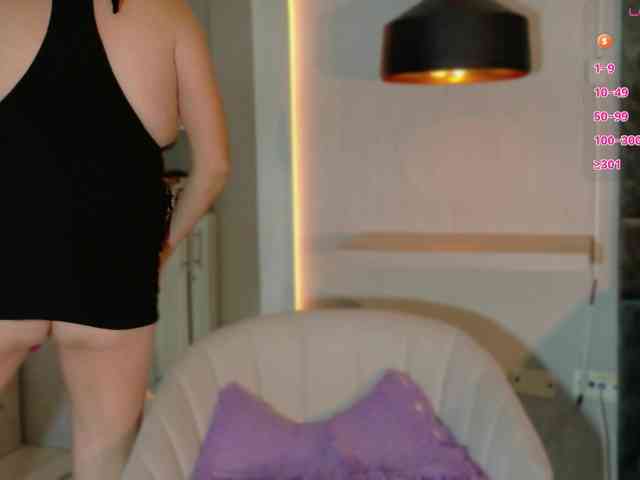 Adriana-gold webcam