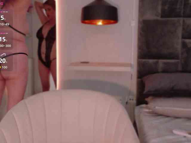 Adriana-gold webcam