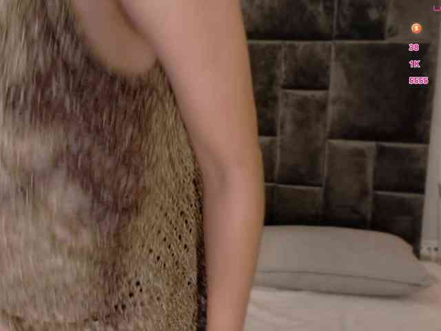 Adriana-gold webcam