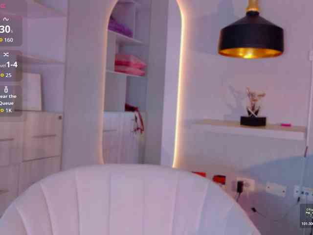 Adriana-gold webcam