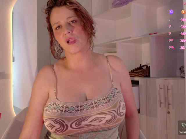 Adriana-gold webcam