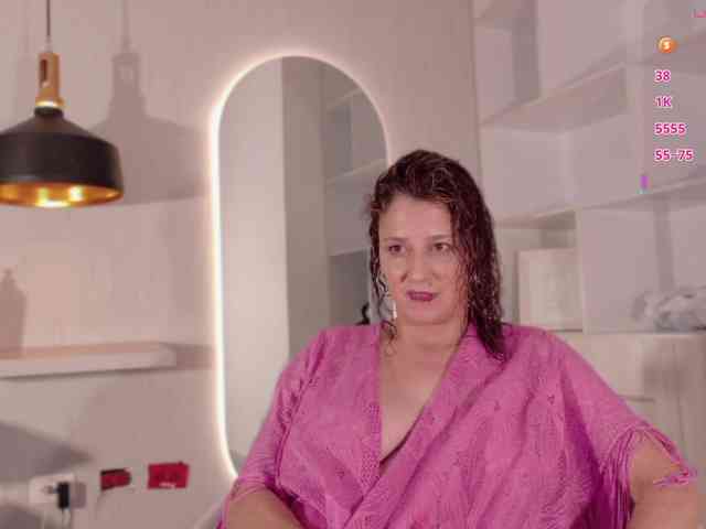 Adriana-gold webcam