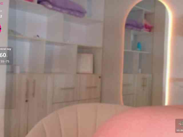 Adriana-gold webcam