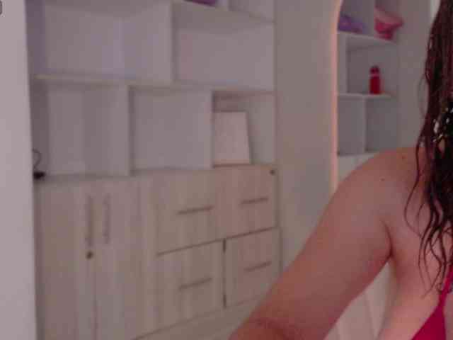 Adriana-gold webcam