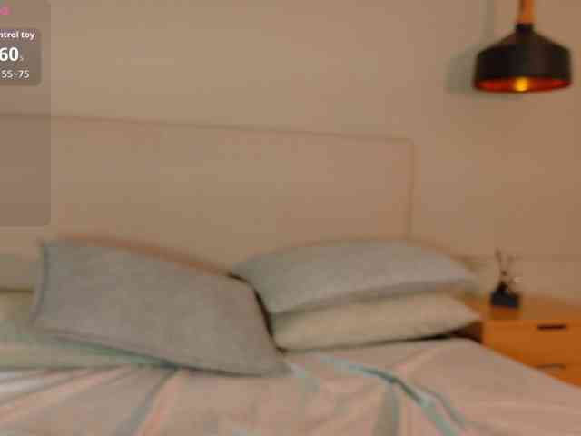 Adriana-gold webcam