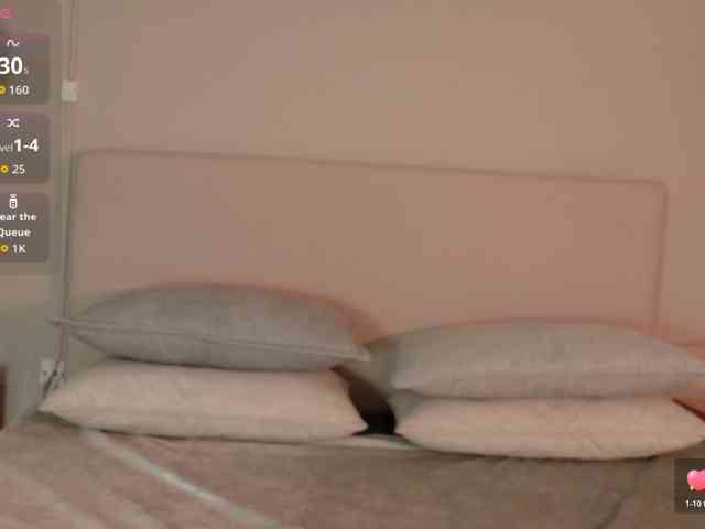 Adriana-gold webcam
