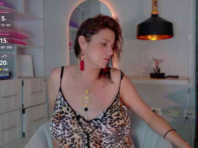 Adriana-gold webcam