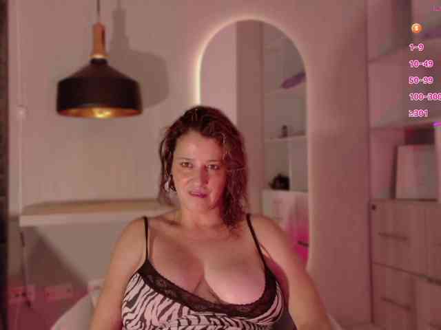 Adriana-gold webcam