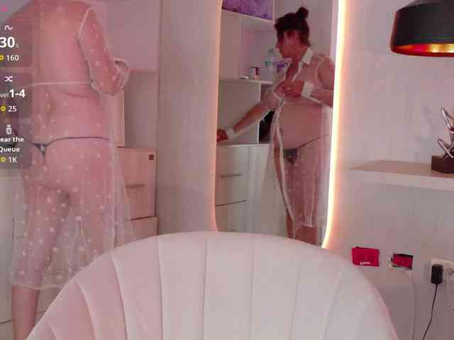 Adriana-gold webcam