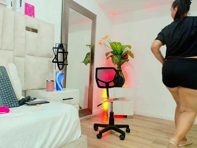 Sara-BigAss